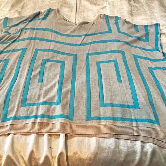 PONCHO, TURQUOISE & LT GREY, ONE SIZE, REVERSIBLE, SILKY VISCOSE, OPEN SIDES - Picture 1 of 10
